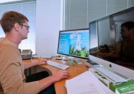 2011年重慶地區(qū)就業(yè)市場透視 計(jì)算機(jī)軟硬件研發(fā)與銷售專業(yè)的機(jī)遇與挑戰(zhàn)